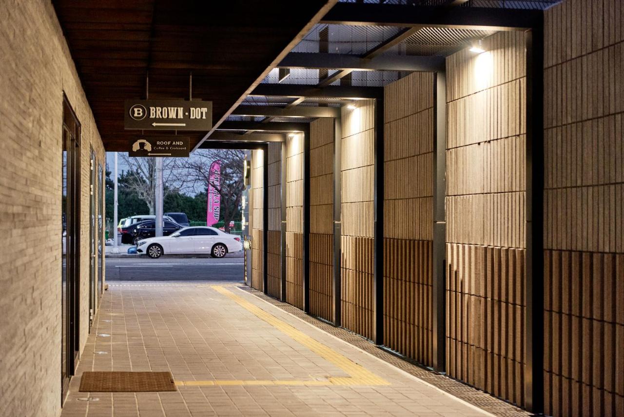 Brown Dot Hotel Songjung Пусан Екстер'єр фото